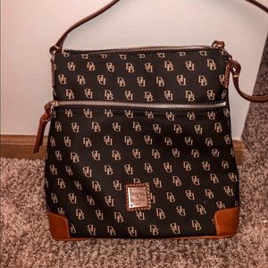 dooney and bourke shoulder bag